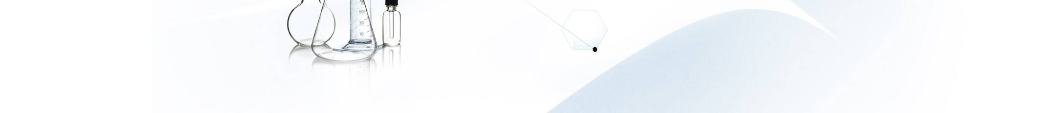 Alt text en espanol: "Fondo blanco con frascos de laboratorio y equipos de medicion en un diseno minimalista."