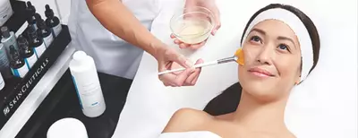beneficios de exfoliar la piel