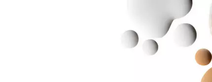 Textura de diferentes tonos de maquillaje y crema sobre un fondo blanco.