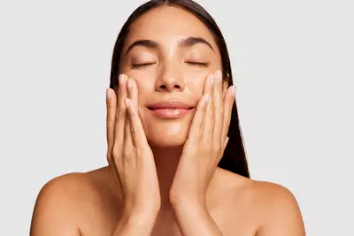 como quitar las ojeras y bolsas en los ojos
