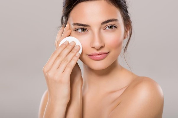para_qué_sirve_el_tónico_facial-para-que-sirve-el-tonico-facial-SkinCeuticals-2
