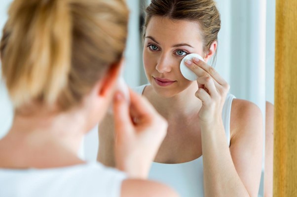 skin_c_mag_revista-para-que-sirve-el-tonico-facial-SkinCeuticals-3